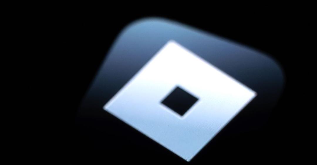 Roblox’s New Age Verification Feature Uses AI to Scan Teens’ Video Selfies | WIRED
